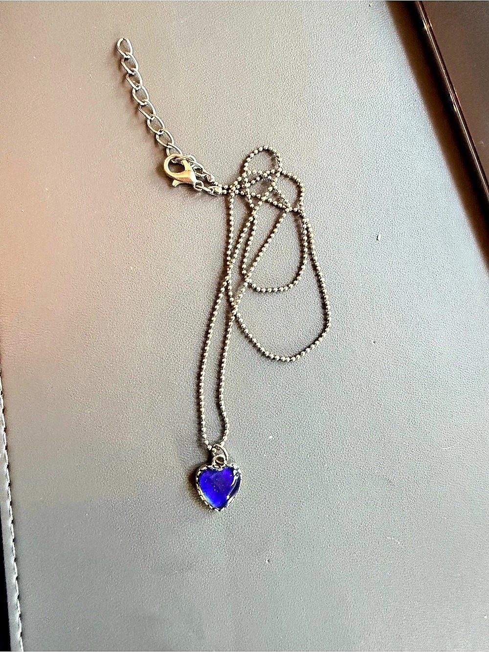 Heart Mood Changing Pendant Necklace in Blue & Purple tones